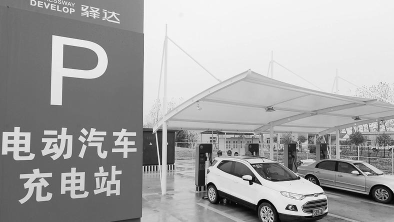 建在加油站内的充电桩:是谁坐不住了?